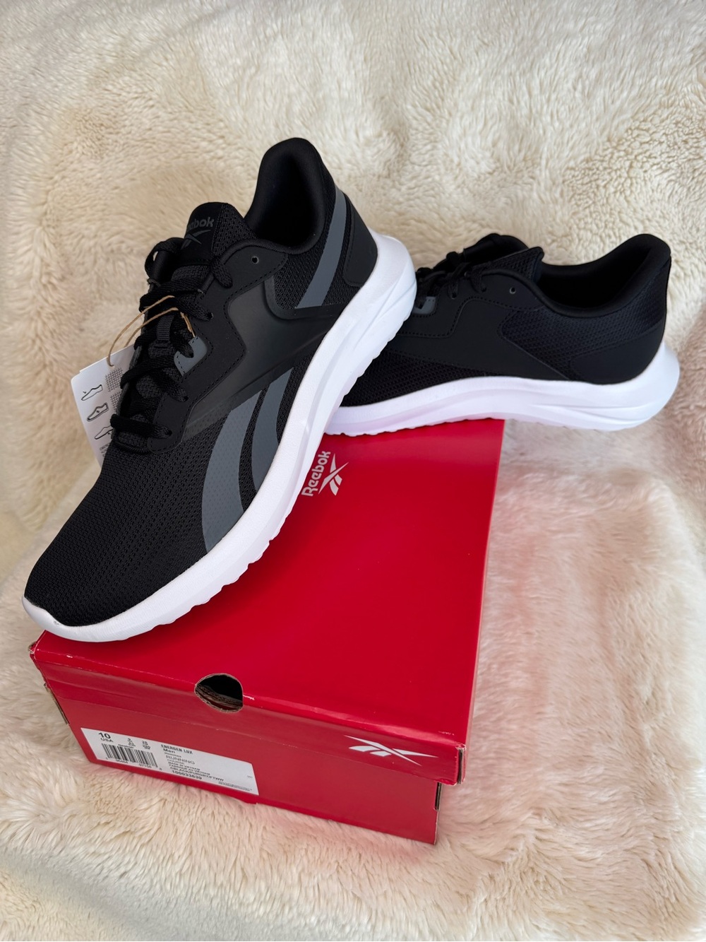 NWB Reebok Men's Black & Gray Lightweight Athletic Sneakers